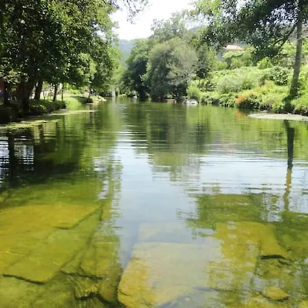 別荘 Charming In Riba De Mouro, Fireplace