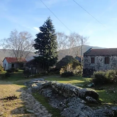 Charming In Riba De Mouro, Fireplace *