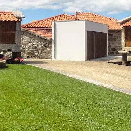 Charming In Riba De Mouro, Fireplace Holiday home