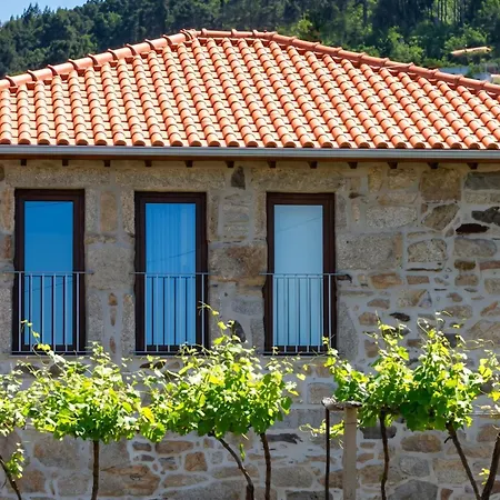 Charming In Riba De Mouro, Fireplace * Riba de Mouro