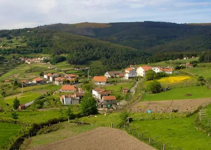 Charming In Riba De Mouro, Fireplace Holiday home