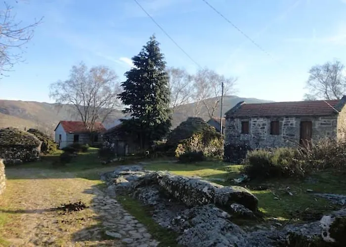 Charming In Riba De Mouro, Fireplace *